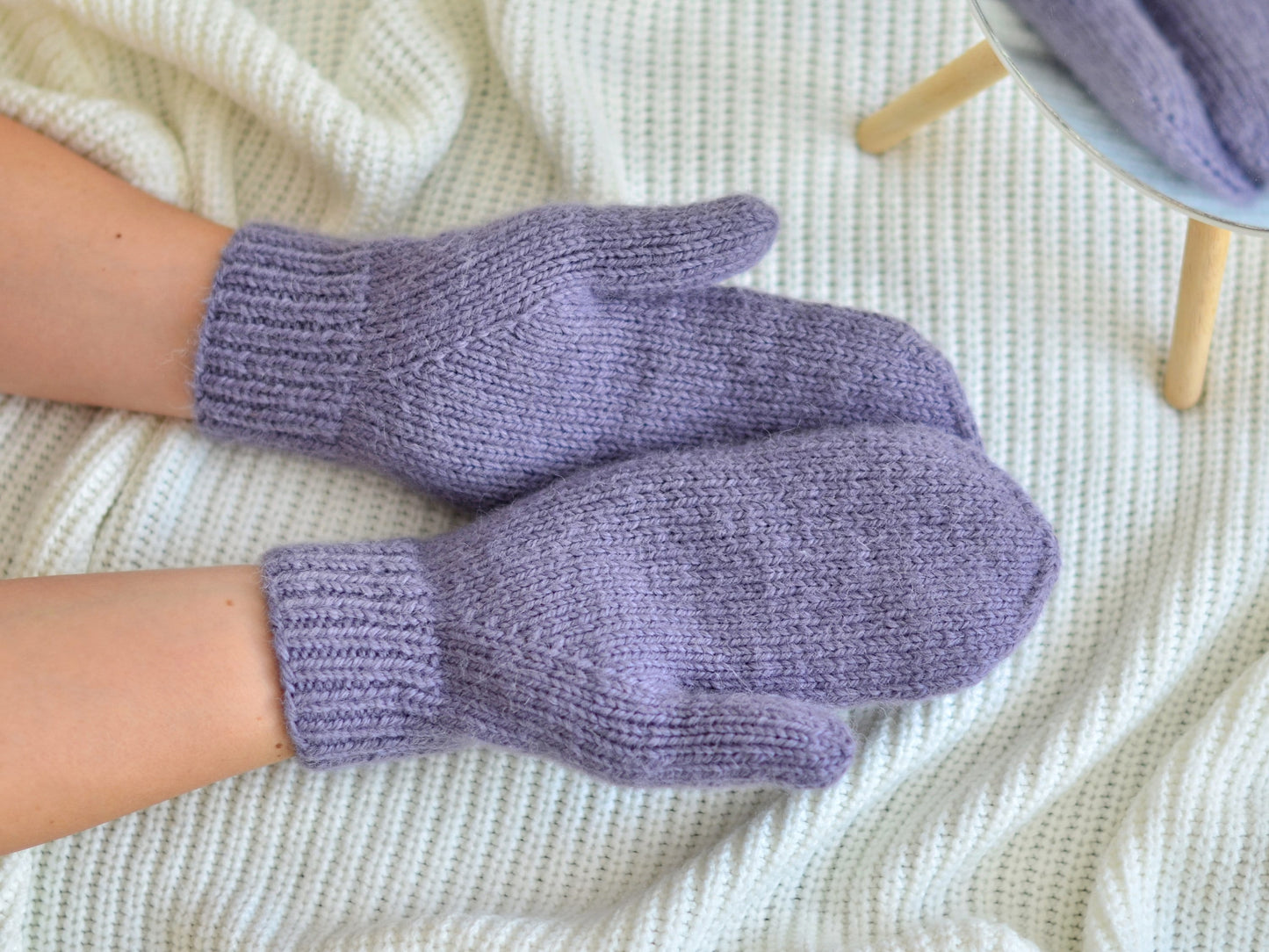 Warm Women's Mitten Knitting Pattern