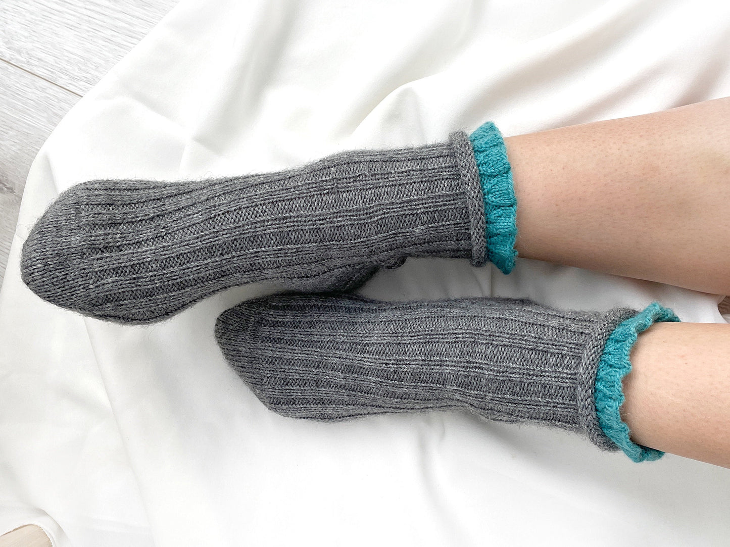 Comfy Ruffled Socks Knitting Pattern